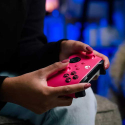 Xbox New Wireless Controller Deep Pink